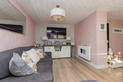 4 bedroom terraced house for sale, Craigieburn Road, Glasgow, G67