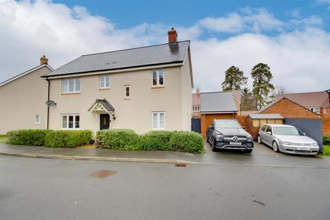 4 bedroom detached house for sale, Park Close, Fenstanton