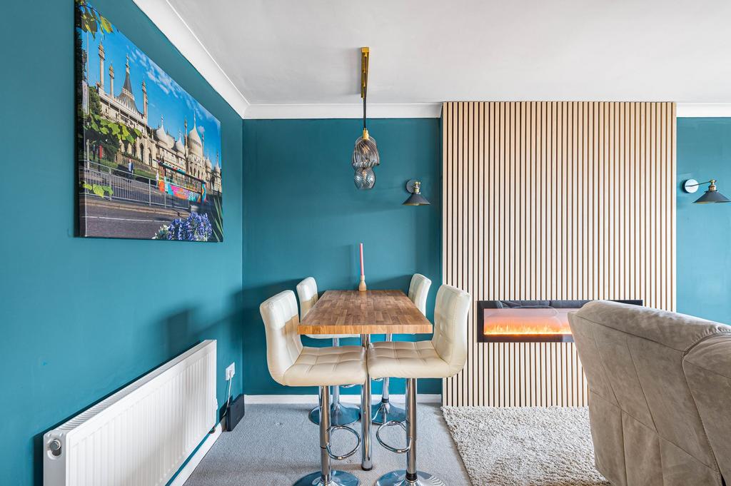 Lounge/Dining Room