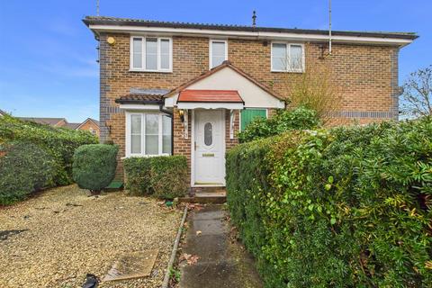 1 bedroom end of terrace house for sale, Shelduck Close, Aylesbury HP19