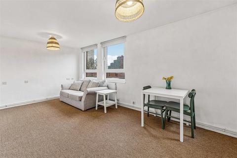 1 bedroom flat to rent, Lily Close, St Pauls Court, London, W14