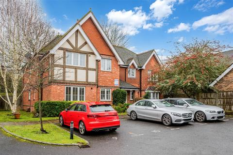 Limes Close, Leatherhead