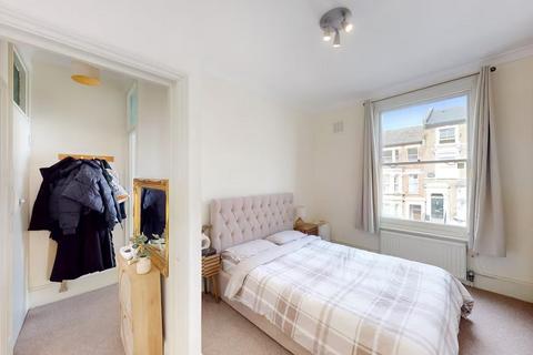 2 bedroom flat to rent, Iverson Road