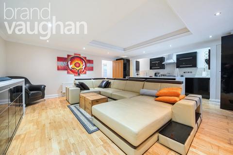 2 bedroom flat to rent, ROCK GROVE, Brighton, East Sussex,, BN2