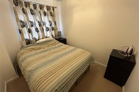 3 bedroom semi-detached house to rent, Channel Crescent, DE24