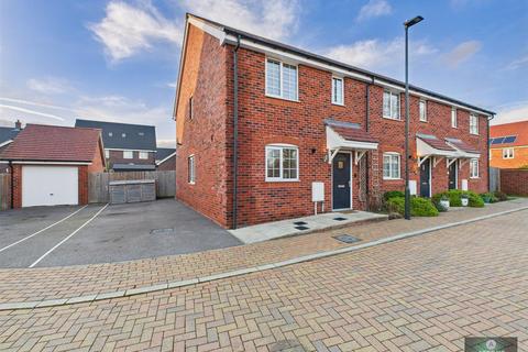 2 bedroom end of terrace house for sale, Primula Close, Crawley RH10