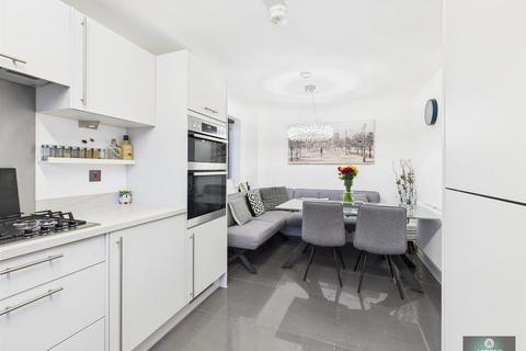 2 bedroom end of terrace house for sale, Primula Close, Crawley RH10