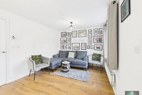2 bedroom end of terrace house for sale, Primula Close, Crawley RH10