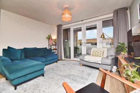 2 bedroom flat for sale, Spitfire Chase, Walton-on-Thames, KT12