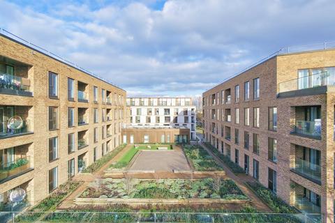 2 bedroom flat for sale, Spitfire Chase, Walton-on-Thames, KT12