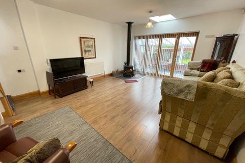 undefined, Mixes Hill Road, Luton, Bedfordshire, LU2 7TX