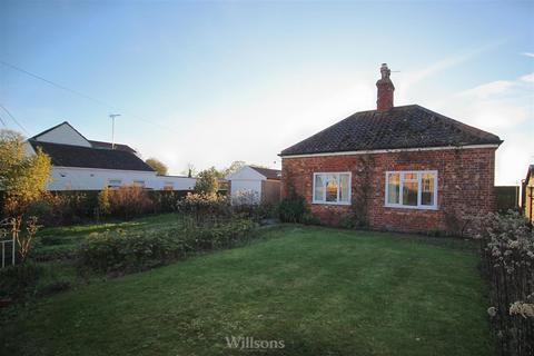 2 bedroom detached bungalow for sale, Church Road, Friskney