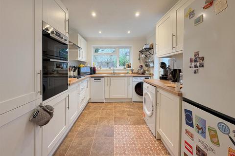 3 bedroom chalet for sale, Potters Lane, Burgess Hill