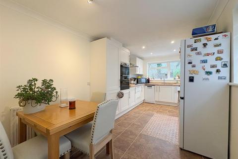 3 bedroom chalet for sale, Potters Lane, Burgess Hill