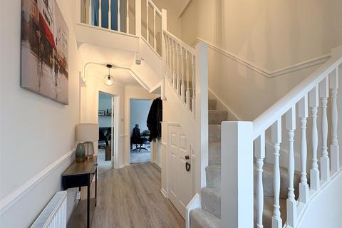 3 bedroom chalet for sale, Potters Lane, Burgess Hill