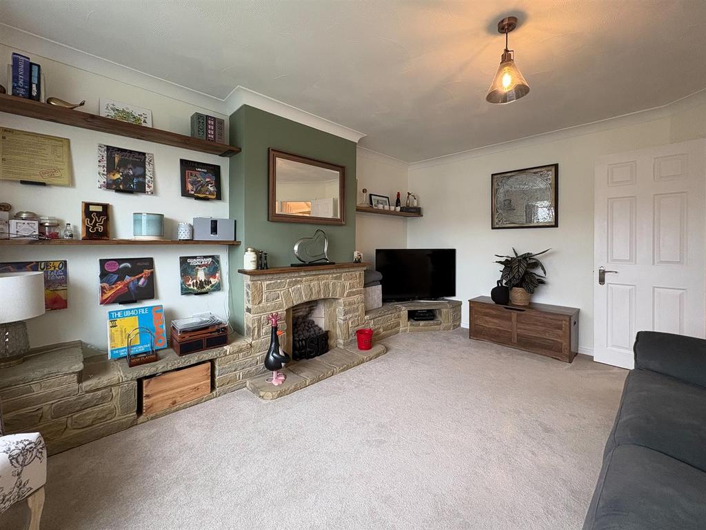 Livingroom-2.jpg