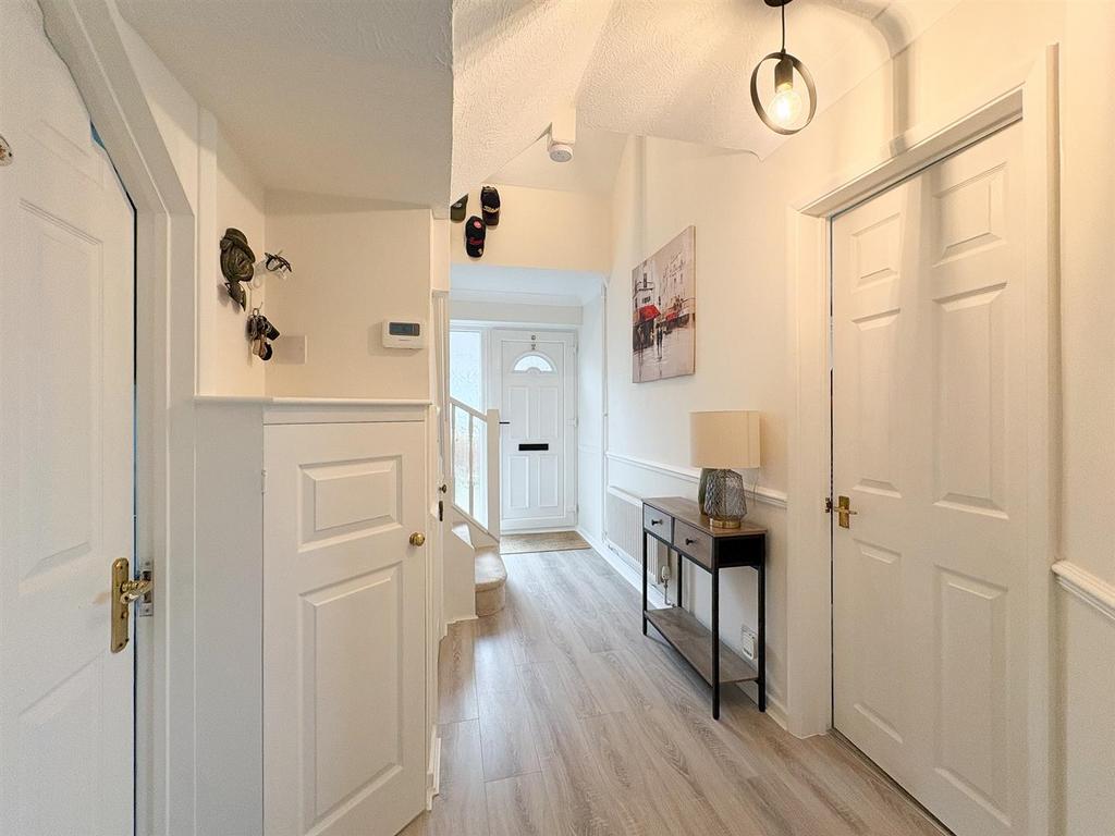 Hallway-3.jpg