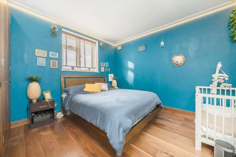 1 bedroom flat for sale, Coningham Road, London W12