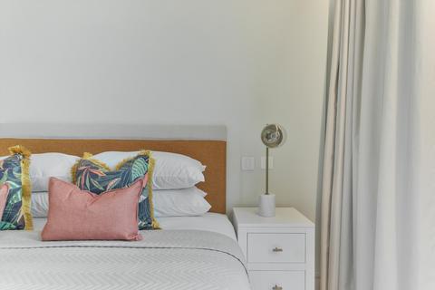 1 bedroom flat to rent, One Bishopsgate Plaza, 80 Houndsditch, London EC3A.