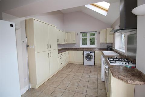 undefined, Kiln Lane, Farnham GU10