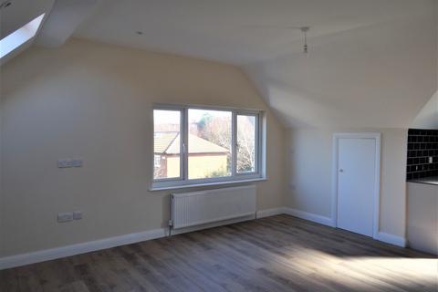 2 bedroom flat to rent, Cranes Park, Surbiton, KT5 8AS