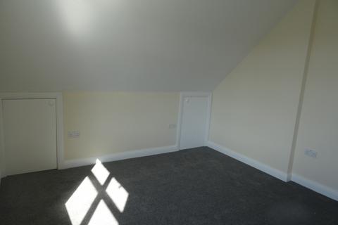 2 bedroom flat to rent, Cranes Park, Surbiton, KT5 8AS