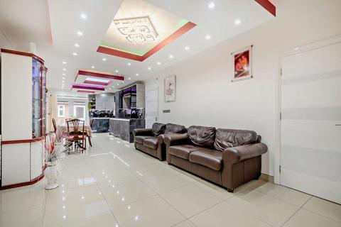 5 bedroom semi-detached house for sale, Stilecroft Gardens, Wembley, HA0