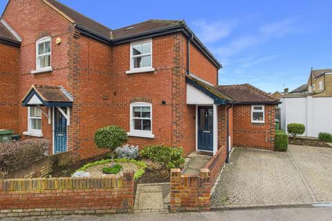 2 bedroom end of terrace house for sale, Albany Road, Hersham, Walton-On-Thames