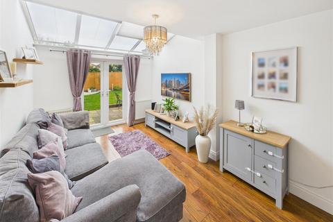 2 bedroom end of terrace house for sale, Albany Road, Hersham, Walton-On-Thames