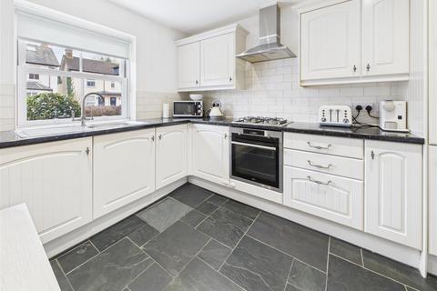 2 bedroom end of terrace house for sale, Albany Road, Hersham, Walton-On-Thames