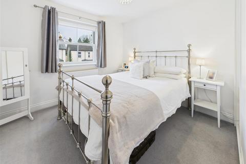 2 bedroom end of terrace house for sale, Albany Road, Hersham, Walton-On-Thames