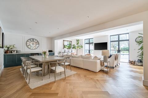 4 bedroom detached house for sale, High Road, Byfleet, KT14