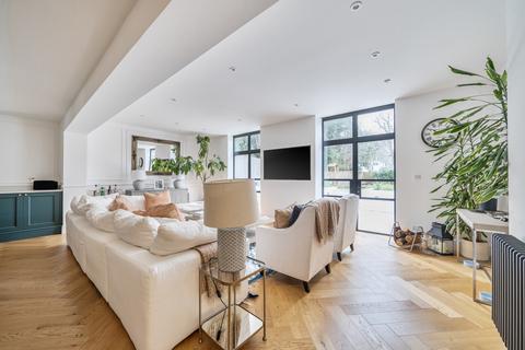 4 bedroom detached house for sale, High Road, Byfleet, KT14