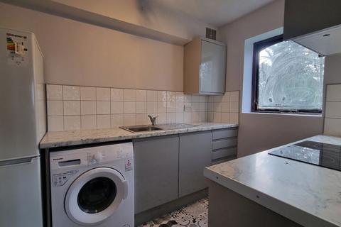 undefined, Moncrieffe Close