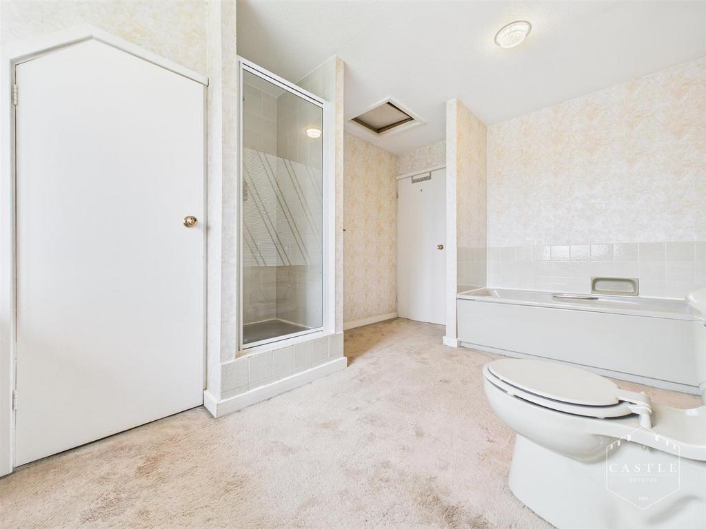 Ensuite bathroom