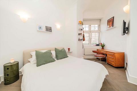 2 bedroom flat for sale, Rosebery Avenue, London EC1R