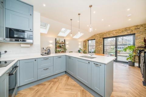 4 bedroom terraced house for sale, Gleneagle Road, London SW16