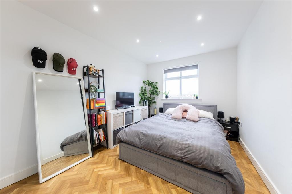 63 Curzon Street-009.JPG