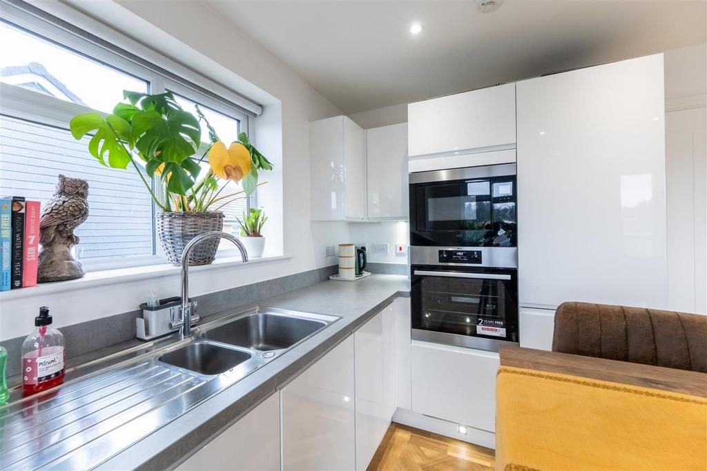 63 Curzon Street-004.JPG
