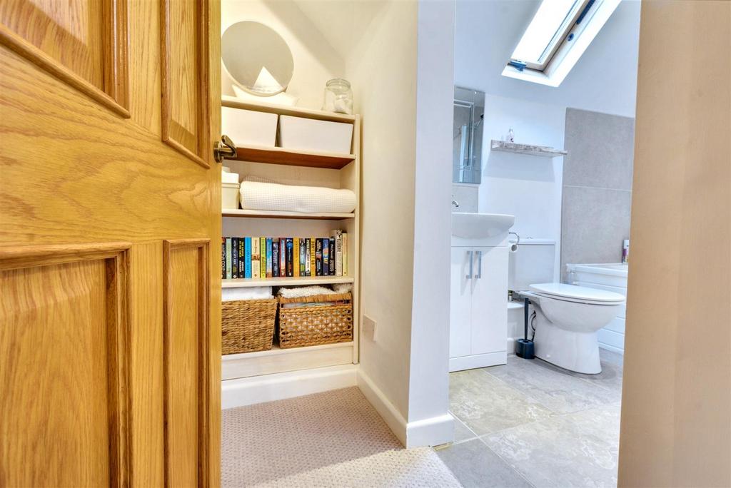 Dressing Room 1.jpeg