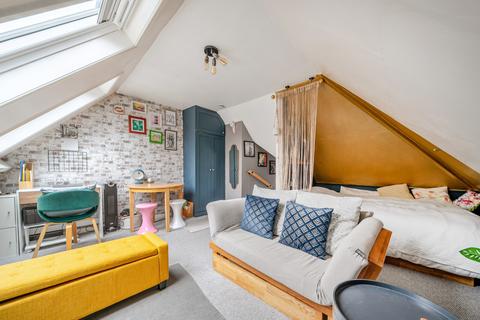 undefined, York Road, Guildford, GU1