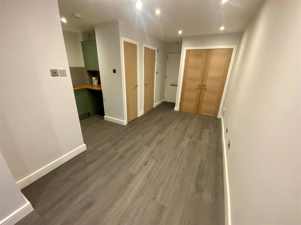 Lounge 2.jpg