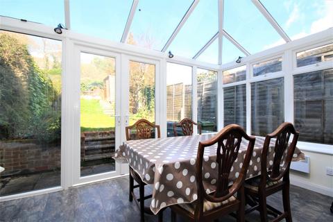 6 bedroom house to rent, Guildford Park Avenue, Guildford
