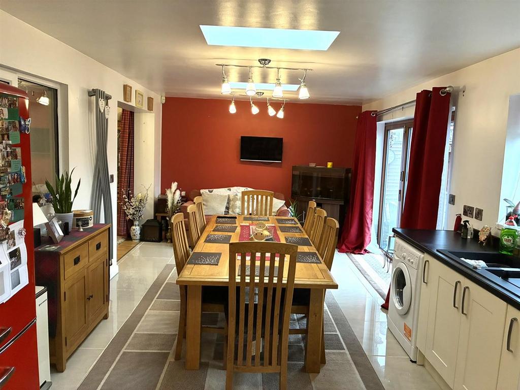 Living/dining/kitchen