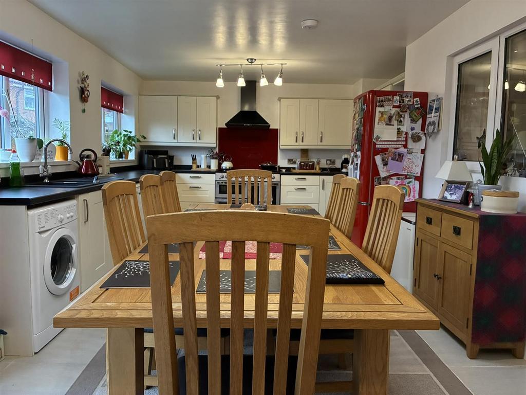 Living/dining/kitchen