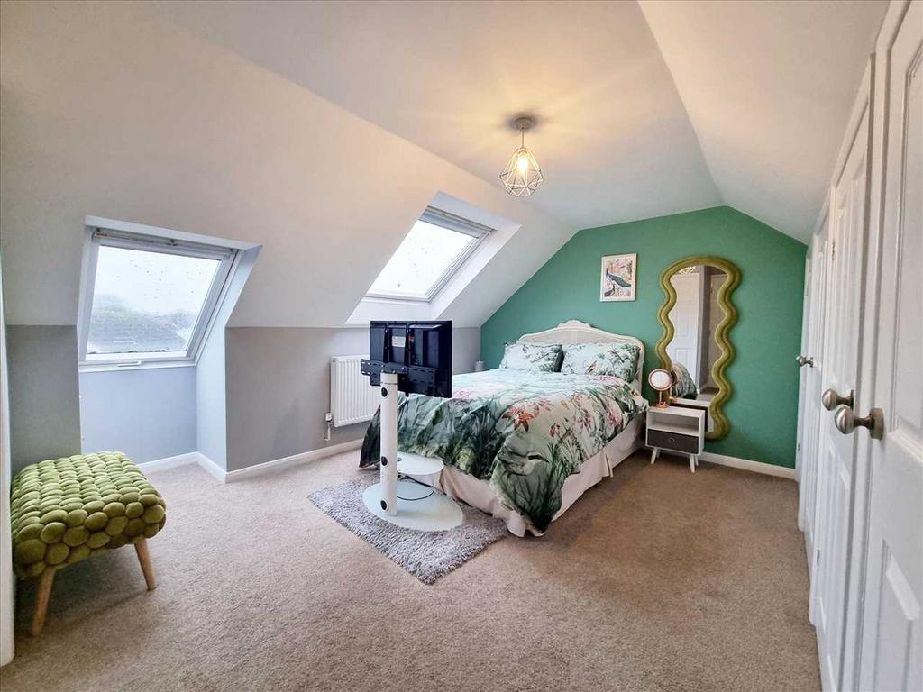 Guest Bedroom: