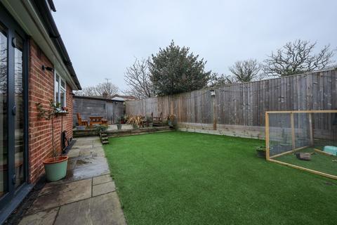 4 bedroom chalet for sale, Manor Close, Burgess Hill, RH15
