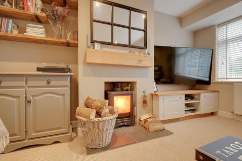4 bedroom chalet for sale, Manor Close, Burgess Hill, RH15