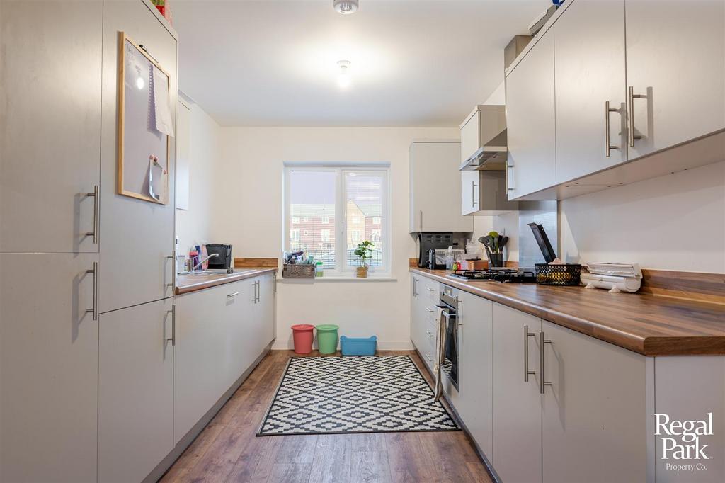 Kitchen/Dining/Family Room 'L' shape