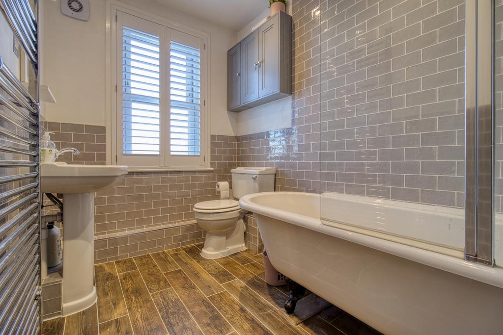 Bathroom - Ewe Move Swindon South